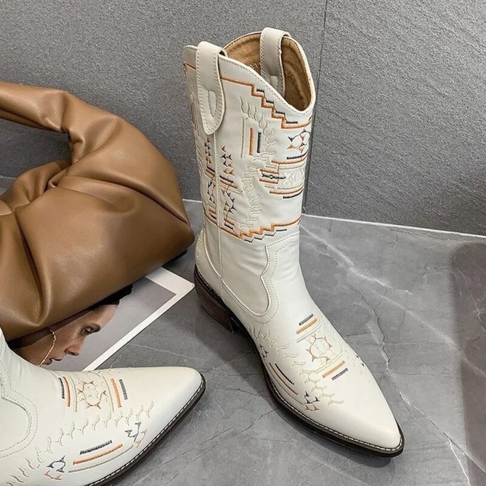 FESTIVAL EMBROIDERED cream Bohemian Aztec boho Pointy toe Heel Western Boots - Picture 6 of 6